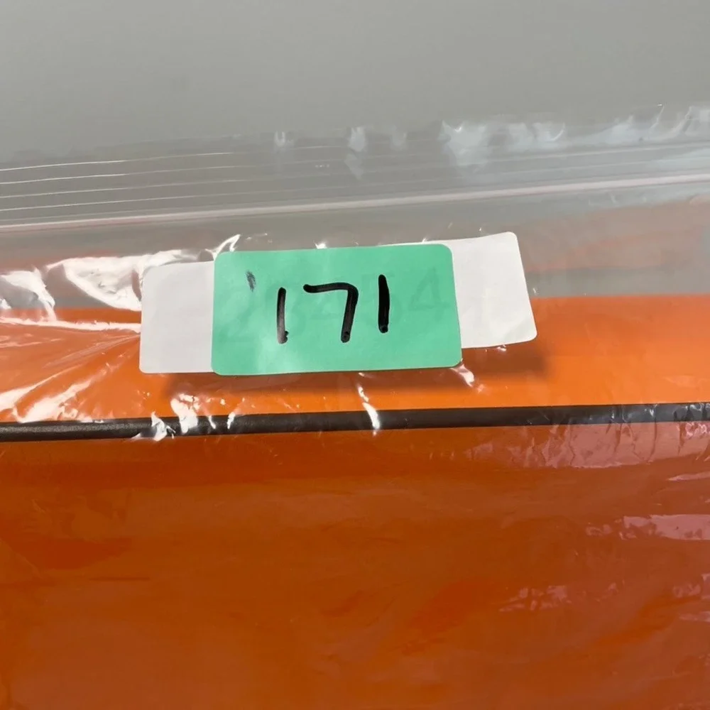 Hermes orange magnetic